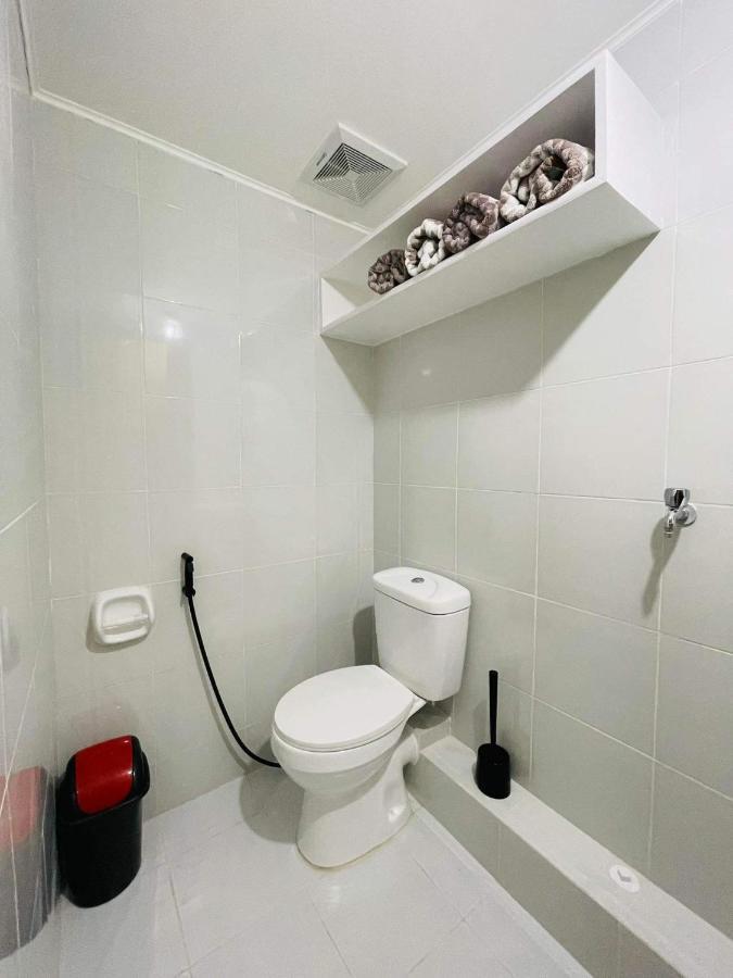 Lovely 2 Bedroom Condo Unit Илоило Экстерьер фото
