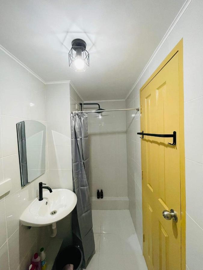 Lovely 2 Bedroom Condo Unit Илоило Экстерьер фото